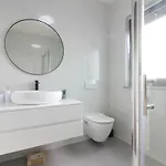 Modern Maeni With Private Pool In Villa