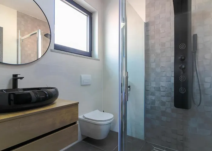 Modern Maeni With Private Pool In Villa *