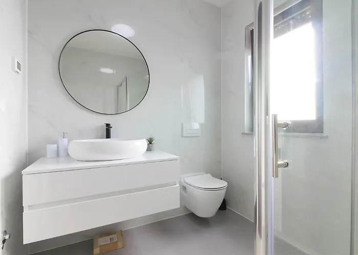 Modern Maeni With Private Pool In Villa