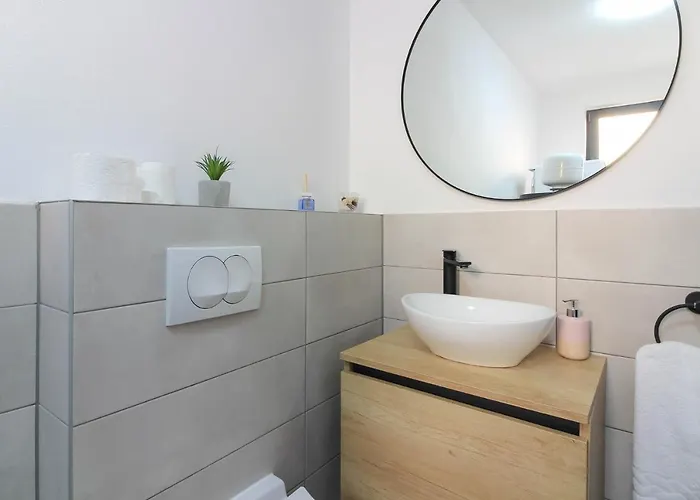 Вилла Modern Maeni With Private Pool In Пула