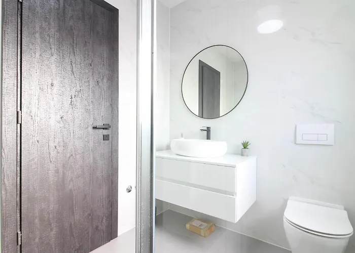 빌라 Modern Maeni With Private Pool In 풀라