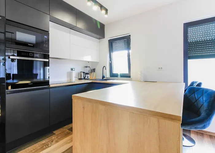 빌라 Modern Maeni With Private Pool In