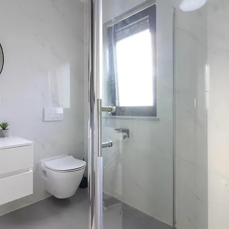 Vila Modern Maeni With Private Pool In *
