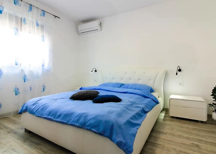 Modern Maeni With Private Pool In Willa *