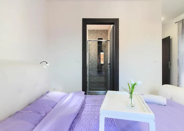 Modern Maeni With Private Pool In * Pula